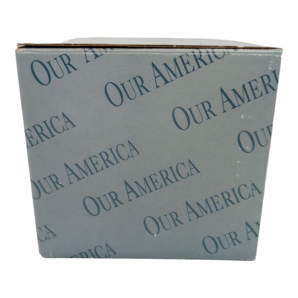 Yankee Candle Our America Large Jar Candle Topper Christmas Carol Singers Dog - Picture 15 of 16